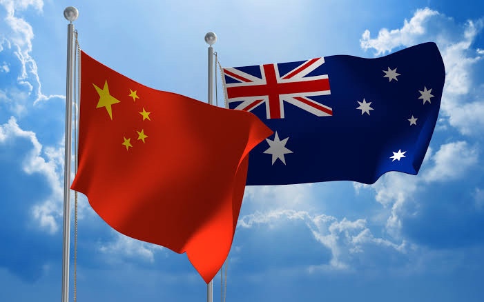  China urges Australia to close offshore detention centres