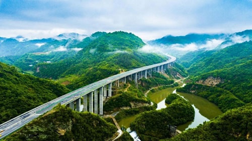  Highways become fantastic window on China’s development, vitality