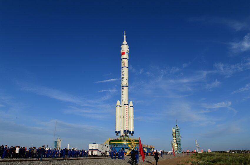  China to send 3 astronauts to space station