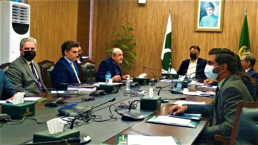  Minister Asad Umar, SAPM Khalid Mansoor present investment opportunities in textile sector for Chinese investors
