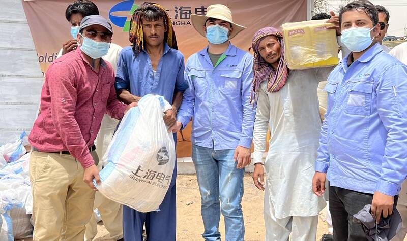  Chinese company distributes Eid Ration Hampers to over 700 deserving families in Tharparkar