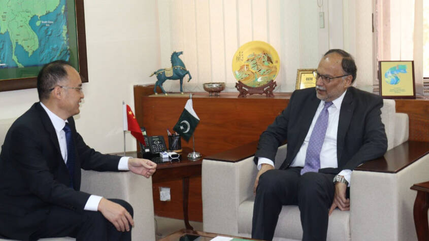  Chinese Envoy meets Planning Minister, discusses matters of mutual interest including energy sector