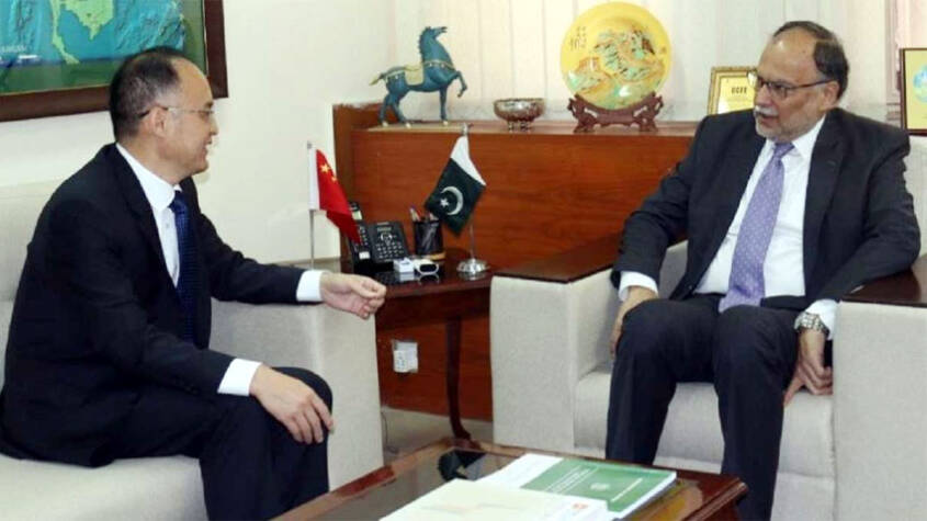  Planning Minister, Chinese envoy discuss CPEC-related projects