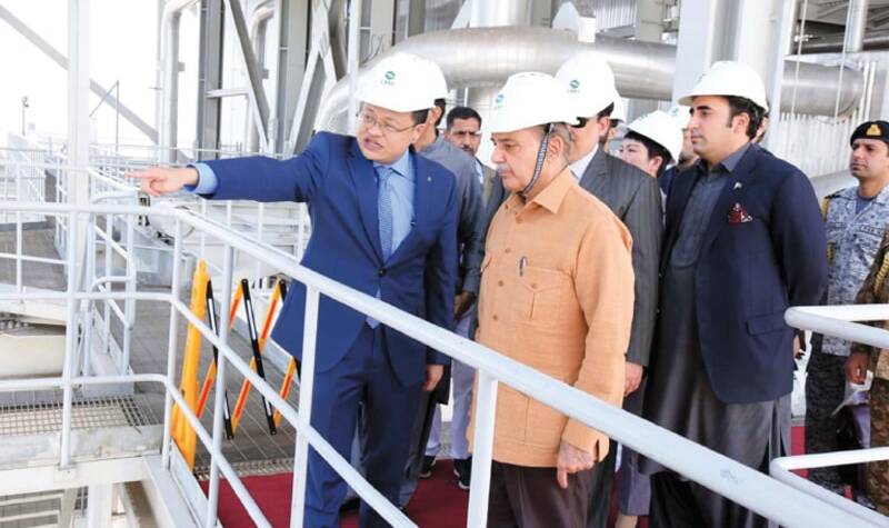  PM Shehbaz inaugurates two coal-fired power plants in Thar