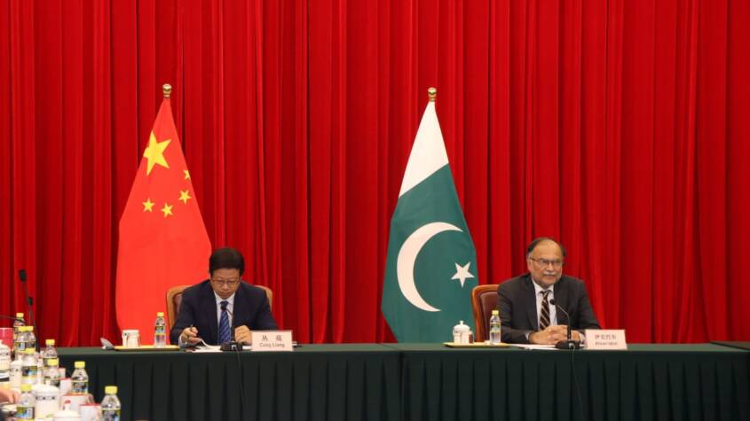  CPEC revival: Pakistan, China to accelerate work on ML-1, special economic zones