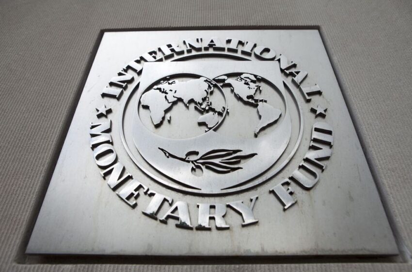  Pakistan Bond Divergence Shows Investor Unease Over IMF Program