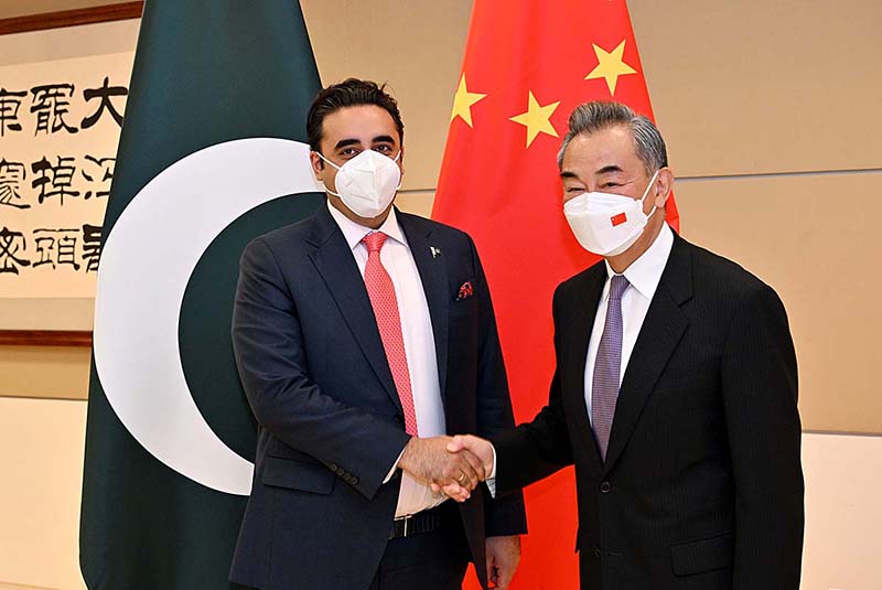  China and Pakistan pledge stronger cooperation in building CPEC and sustainable development