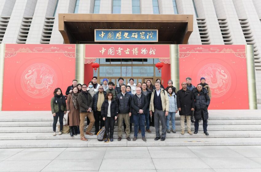  Foreign correspondents visit Chinese Archaeological Museum in Beijing