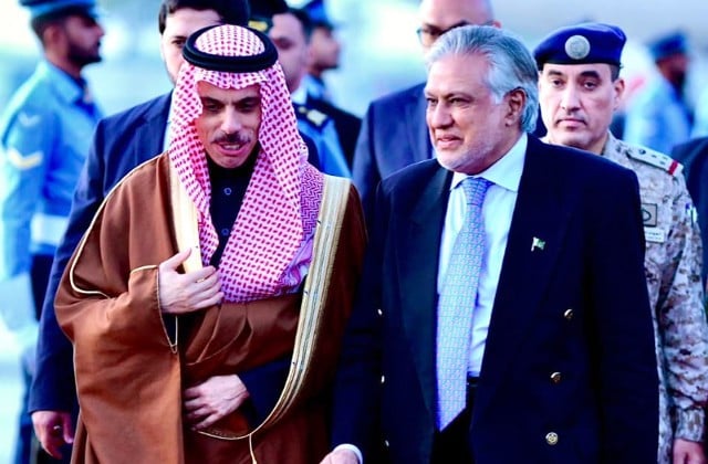  Foreign minister leads high-level Saudi delegation in Pakistan to bolster cooperation