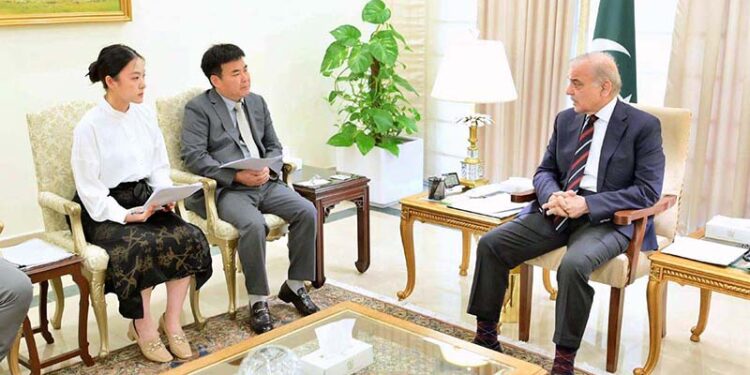 PM welcomes Chinese investment in Pakistan