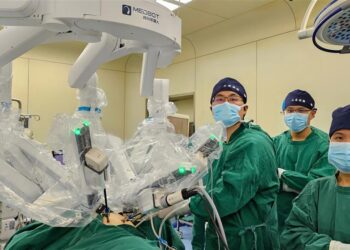 Remote Robot-Assisted Lung Cancer Surgery in Xinjiang, China