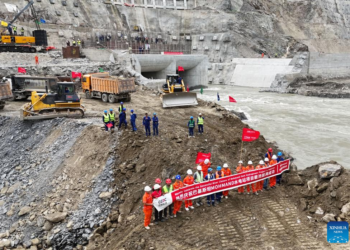 China-built hydropower project achieves river closure in NW Pakistan