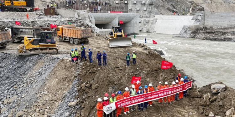 China-built hydropower project achieves river closure in NW Pakistan