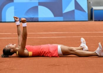 Zheng Qinwen: first Asian to win Olympic tennis singles gold