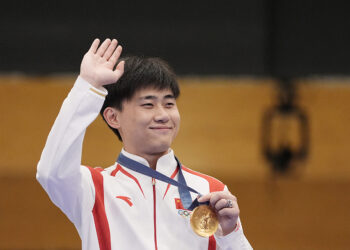 Olympics Day 6: Two golds for China