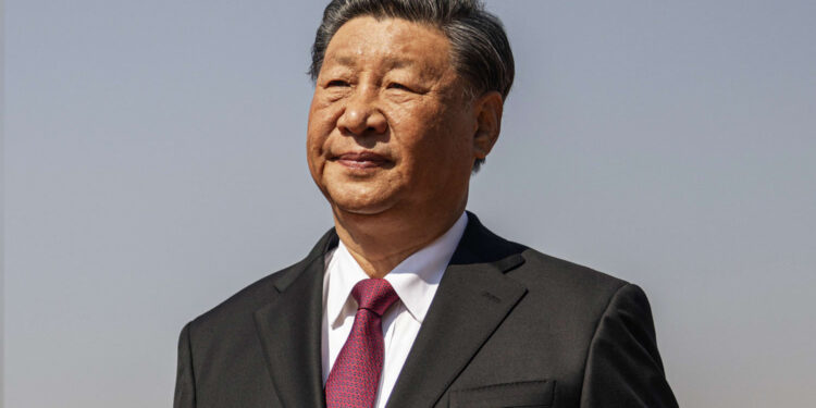 Xi chairs CPC leadership meeting to analyze economic situation, arrange for economic work