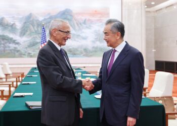 Wang Yi meets U.S. climate envoy in Beijing