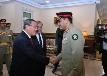 Chinese Premier Li Qiang meets COAS at PM House