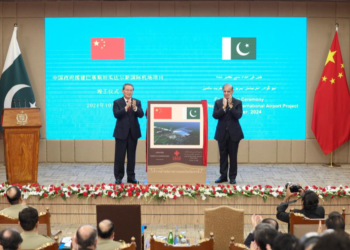 China, Pakistan to turn CPEC into demonstration project: Chinese premier