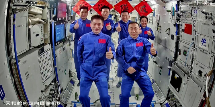 Shenzhou-19 astronauts enter space station