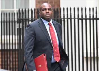 British foreign secretary to visit China