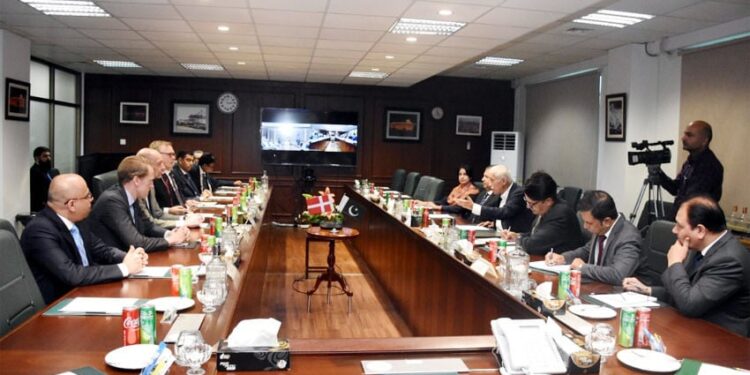 Maersk Line announces $2 billion investment in Pakistan’s maritime sector