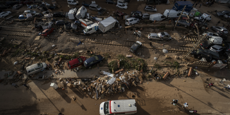 President Xi extends sympathy to Spanish king over heavy floods
