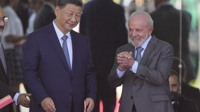 President Xi Jinping and Brazilian President Luiz Inácio Lula da Silva Jointly Meet the Press