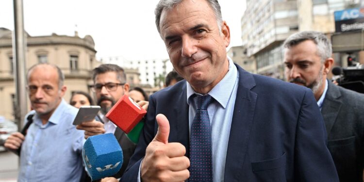 Xi Jinping extends congratulations to Uruguayan President-elect Yamandu Orsi