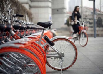 China's Foundation donates bicycles to Lao students
