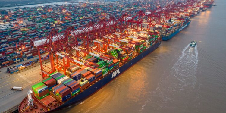 Shanghai Port sets global record with 50 Million TEUs