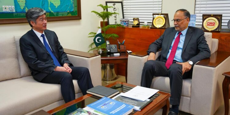 Ahsan Iqbal Commends Role of Energy China