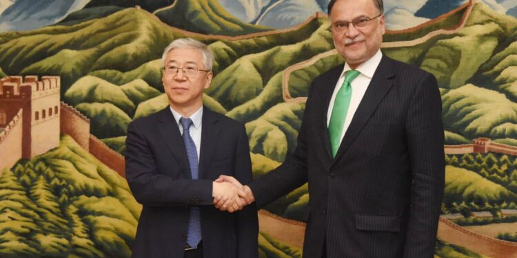 Ahsan Iqbal, Zhao Chenxin discuss CPEC expansion