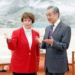 Chinese Foreign Minister Meets Susan Elliot