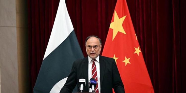 Minister unveils plans for CPEC upgrade Phase II