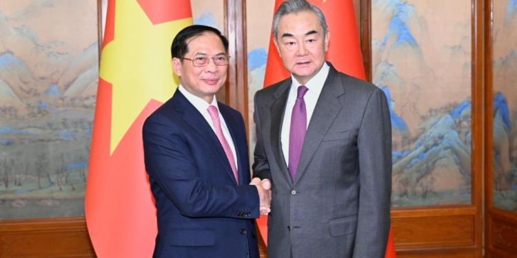 China, Vietnam hold meeting on bilateral cooperation