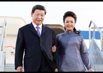 Xi, his wife send New Year card in return to representatives of U.S. middle school teachers, students