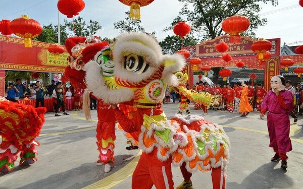 Chinese New year festivities in Laos