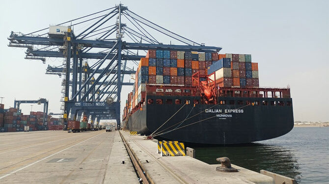 Pakistan’s direct shipping line to Europe launched