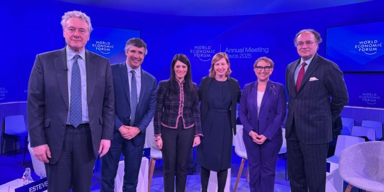 FinMin calls for making Pakistan export hub in CPEC Phase 2