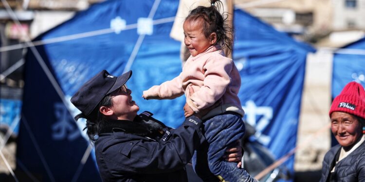 Xi Jinping chairs CPC meeting on Xizang quake relief