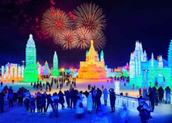 Harbin Ice-Snow world sets visitor record