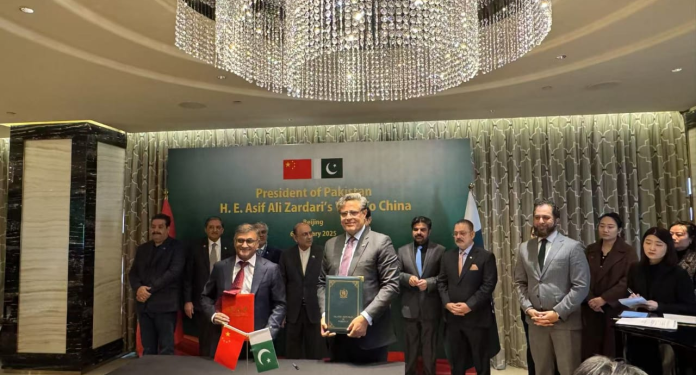 President Zardari witnesses $300 million deals in energy, coal