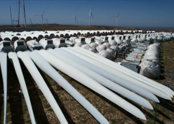 China transforming retired wind turbine blades into new resources