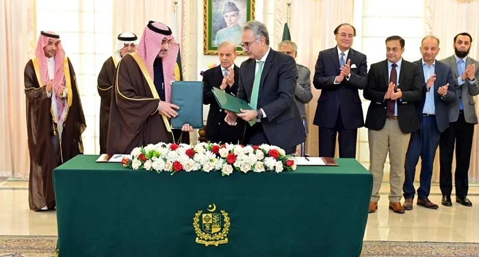 Pakistan, Saudi Arabia sign $1.61bn agreements