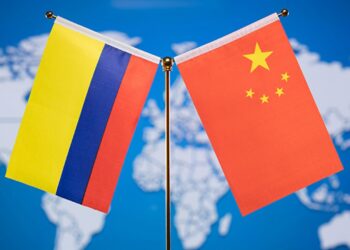 Xi exchanges congratulations with Colombian president