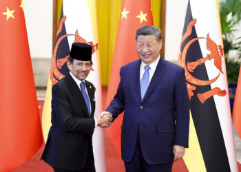 Xi holds talks with Brunei’s Sultan