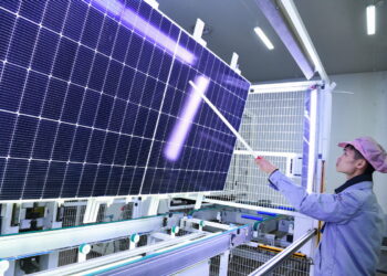 China leads global clean energy investment