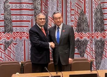 Deputy PM meets Chinese FM Wang Yi