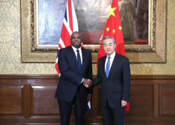 China, UK urged to strengthen dialogue and communication